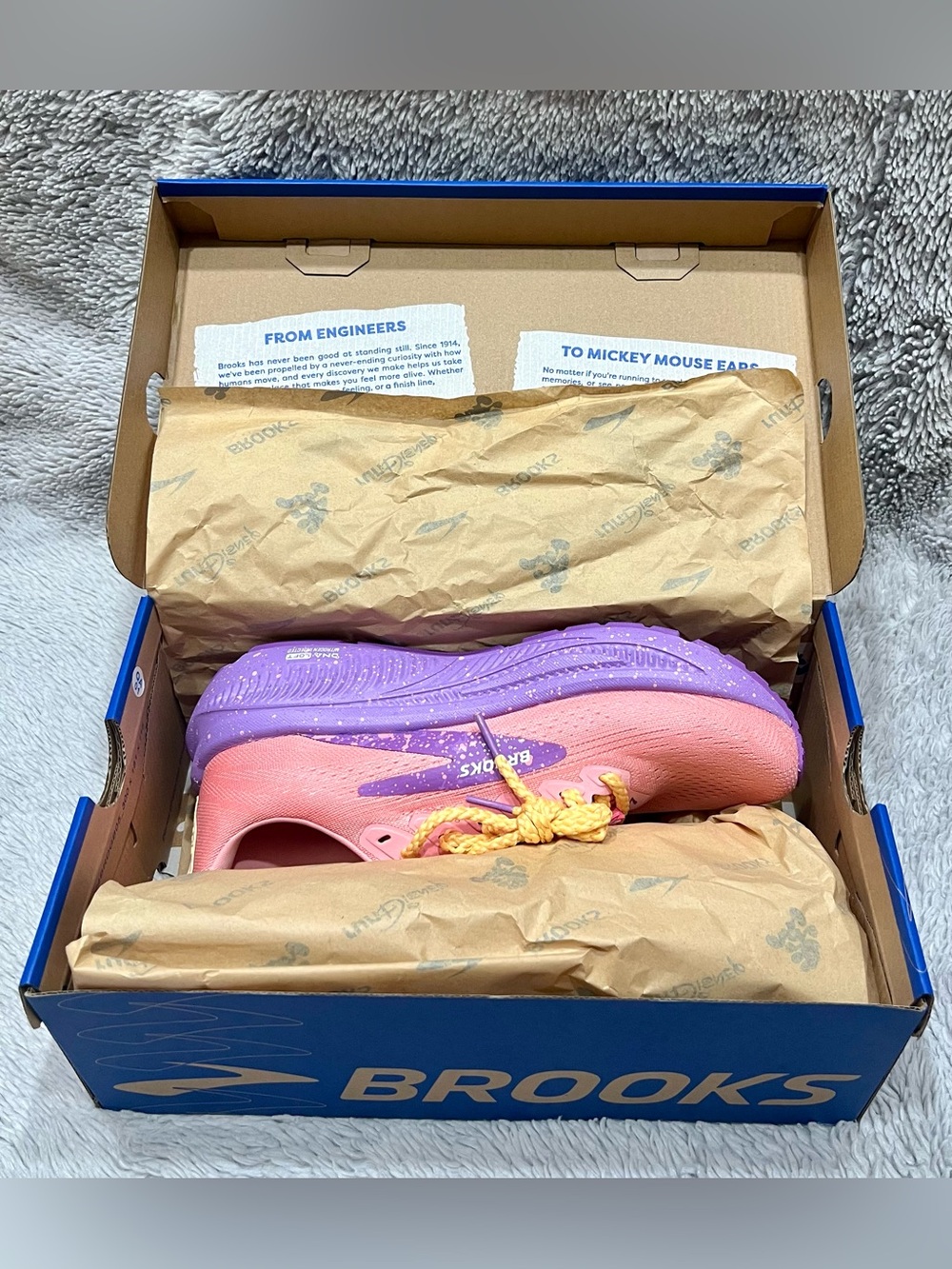 *NEW IN BOX* Brooks x runDisney Rapunzel Ghost 17 Running Sneaker Women’s 8.5 - Picture 16 of 16